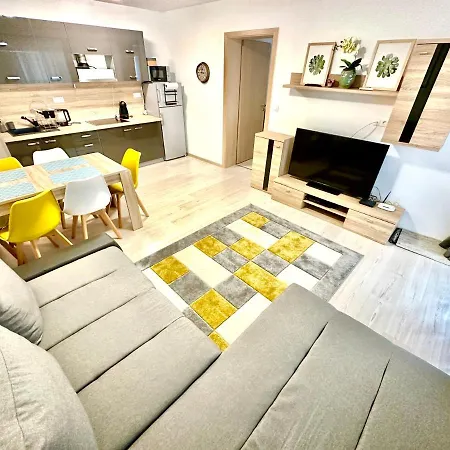 Pine & Pool Σίοφοκ