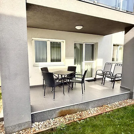 Lägenhet Pine & Pool *