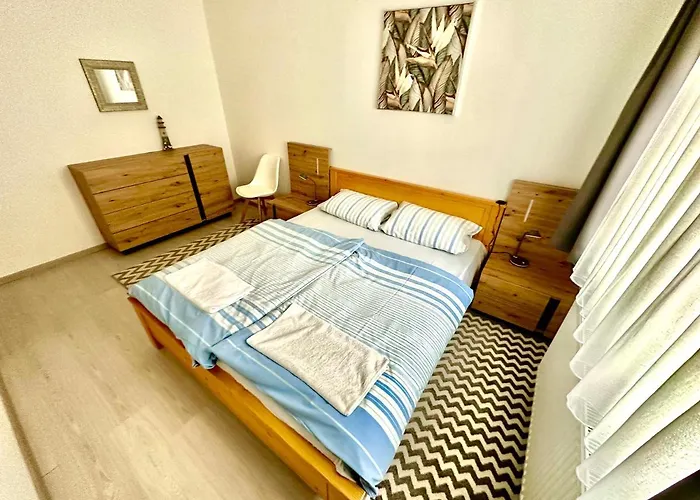 Pine & Pool Apartman *