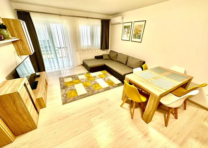 Διαμέρισμα Pine & Pool *